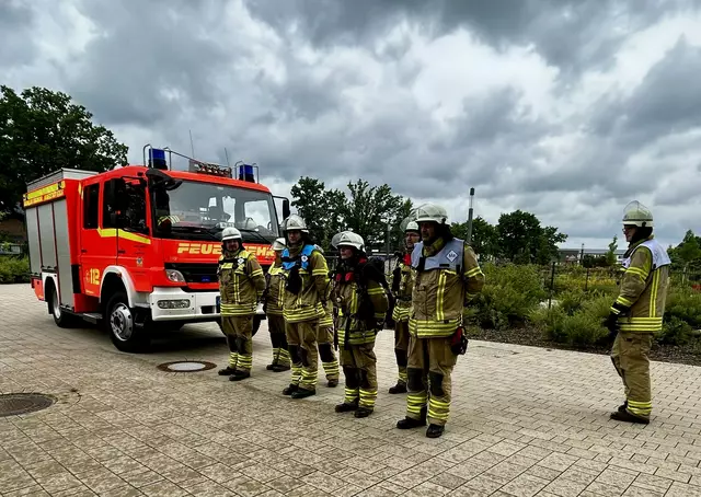 Zum Einsatz bereit: Die neuen Truppführer der Feuerwehr Stade | Foto: Kolja Michaelsen/Feuerwehr Stade