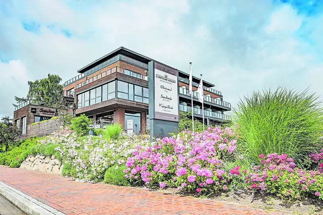 Insbesondere die Elbinsel Krautsand mit ihrem Elbstrand Resort verzeichnet viele Übernachtungsgäste | Foto: Elbstrand Resort / Martin Elsen