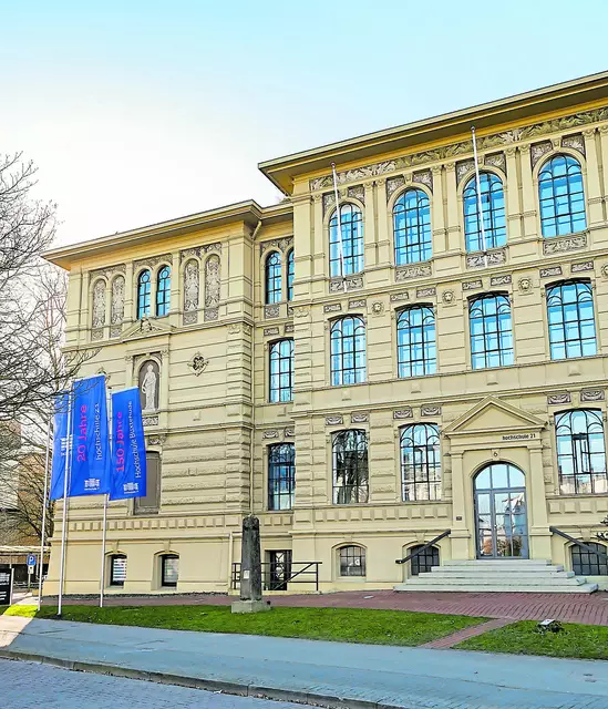 Seit 150 Jahren in Buxtehude: die Hochschule an der Harburger Straße | Foto: hs21