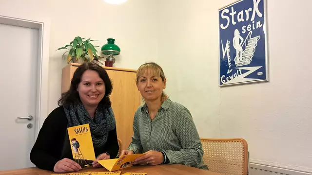 Katarzyna Piotrowski (rechts) und Christina Beer von der Beratungsstelle gegen sexuellen Missbrauch möchten Schülerinnen, Schüler, Eltern und Lehrende für das Thema sensibilisieren | Foto: Hansestadt Stade