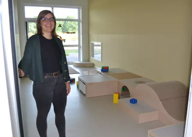 Blick in den Bauraum, in dem die jungen Handwerker u.a. Bausteine stapeln können