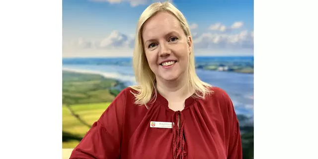 Die neue Ehrenamtskoordinatorin des Landkreises Stade, Anja Buschmann, freut sich auf den gemeinsamen Austausch mit engagierten Bürgerinnen und Bürgern aus der Region | Foto: Nina Dede / Landkreis Stade