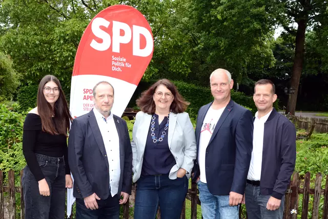Vanessa Knuth (v. li.) , Dirk Brumme (stv.Vors), Tanja von der Bey, Christian Bendrig (Vors.) und Bernd Tiedemann. | Foto: SPD