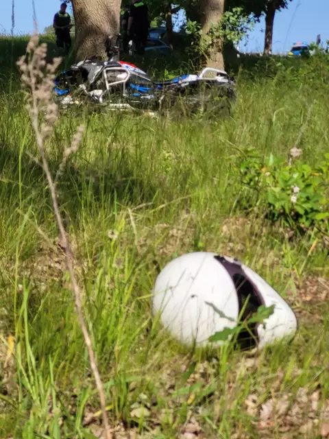 Dieses Motorrad war nur wenig beschädigt,  der Fahrer konnte noch ausweichen  | Foto: Sh