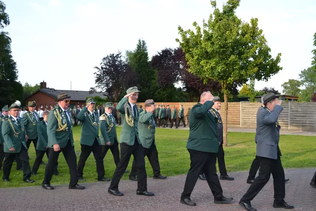 Die Todtglüsinger Schützen (li.) | Foto: bim