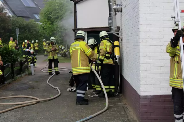 Vier Feuerwehren übten in Borstel | Foto: Burkhard Giese