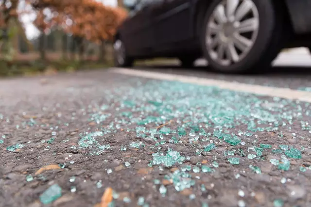Symbolbild - in Stade wurden mehrere Autoscheiben eingeschlagen | Foto: Christian Schwier/Adobe Stock