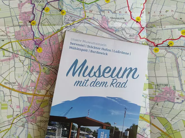 Die neue Radkarte ist für zwei Euro im Museumsladen erhältlich | Foto: Museum im Marstall