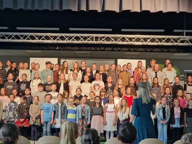 Die Jungen und Mädchen des Schulchors beeindruckten mit ihrem Gesang das Publikum des Jubiläumskonzertes | Foto: GS Salzhausen
