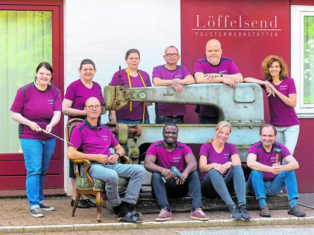 Das Team der Löffelsend Polsterwerkstätten GmbH  | Foto: Gilbert Studios