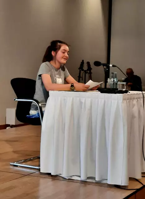 Am Mittwoch,  11. Juni 2025,  fand in Hannover der Landesentscheid des Plattdeutschen Lesewettbewerbs 2025 statt. Siegerin in der Altersgruppe der 5. und 6.  Jahrgangsstufen wurde Elisa Marquardt vom
Gymnasium Buxtehude Süd | Foto: Andrea Schwarz, Landschaftsverband Stade