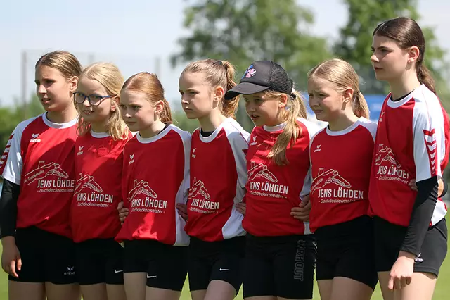 Die U12-Mädchen haben bei der Bezirksmeisterschaft die Bronzemedaille gewonnen. | Foto: MTV Wangersen