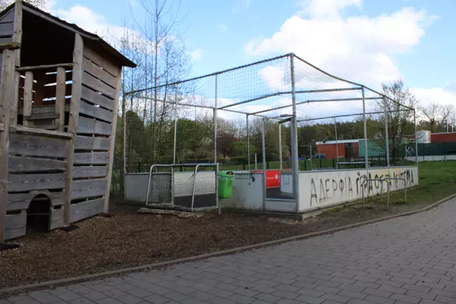 Ohne Jugend Aktiv müsste sich die Gemeinde zum beispiel selbst um den Fußballkäfig kümmern | Foto: pöp