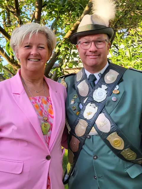 Das glückliche Königspaar Willu und Holger Albers aus Todtglüsingen | Foto: sh