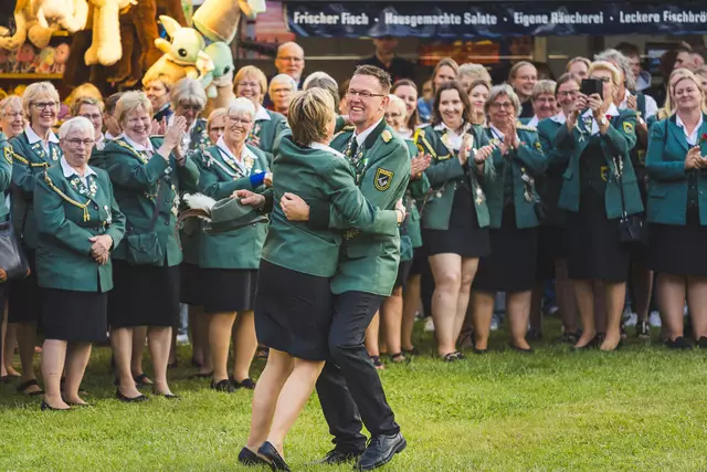 Freudentanz des Königs | Foto: Schützenverein Apensen