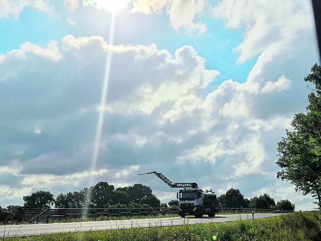 Bewässerung trotz heraufziehender Regenwolken: Das hat hier seine Richtigkeit | Foto: pöp