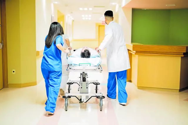 Damit der Klinikbetrieb reibungslos rollt, sind Investitionen in Millionenhöhe erforderlich | Foto: AdobeStock / AntonioDiaz