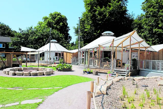 Insgesamt umfasst die Kita vier Gruppen- und eine Gemeinschaaftsjurte | Foto: sb