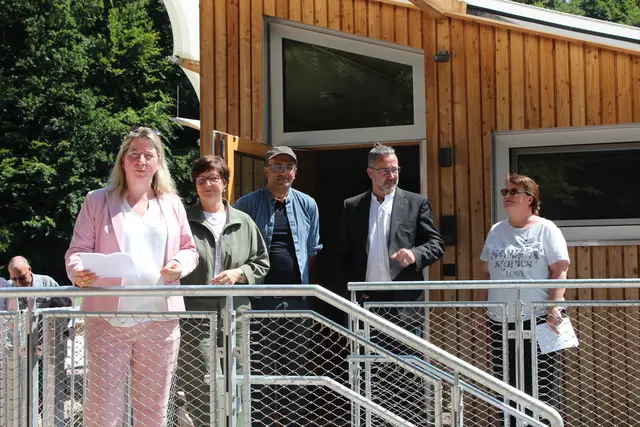 Grußworte der Ortsbürgermeisterin und Landtagsabgeordneten Birgit Butter (li.) | Foto: sb