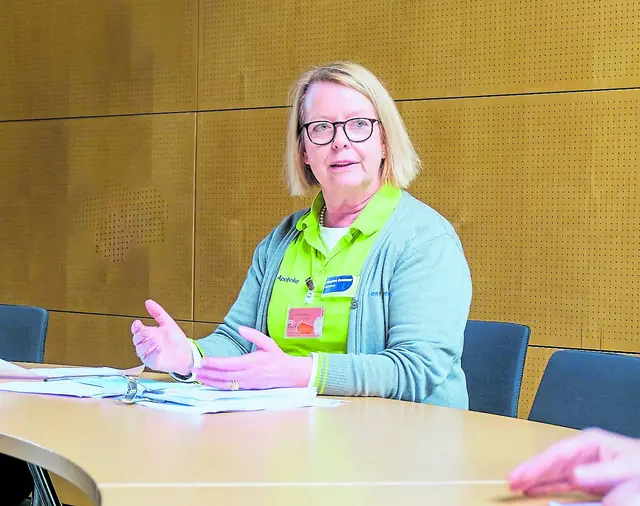 Apothekerin Annelore Bansemer bei ihrem Besuch im Deutschen Bundestag  | Foto: Apotheken