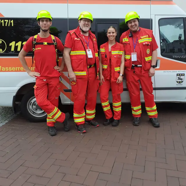 Die Mitglieder der Deutschen Lebens-Rettungs-Gesellschaft
Ortsgruppe Harsefeld e.V. sorgten für die Sicherheit der Läufer beim Lauf- und Musikfestival | Foto:  DLRG OG Harsefeld