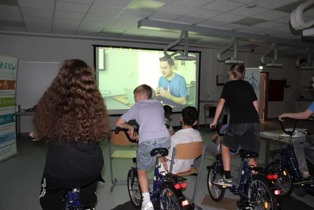 Beim Radfahren wurde der Film bei einigen Kids zur Nebensache | Foto: sb