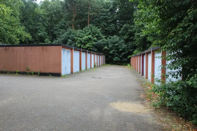 Diese Garagenflächen will die Gemeinde an die Anwohner verkaufen | Foto: pm