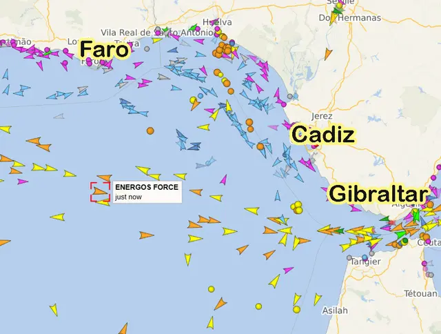 Der Screenshot von Vesselfinder zeigt die "Energos Force" am Dienstagnachmittag (1. Juli) kurz vor der Einfahrt in die Straße von Gibraltar. Das Schiff ist etwa 54 Seemeilen (100 km) von der portugiesischen Hafenstadt Faro und 130 Seemeilen ((240 km) von Gibraltar entfernt | Foto: vesselfinder.com
