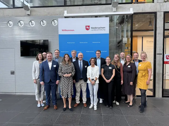 Die Teilnehmenden des Parlamentarischen Frühstücks von H2.N.O.N am 26.Juni in Berlin | Foto: H2.N.O.N