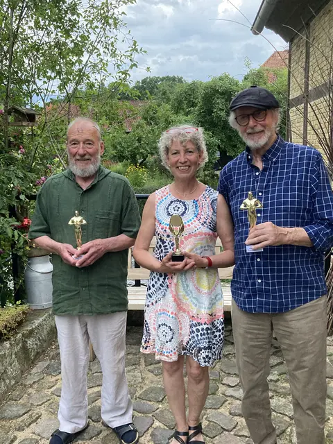 Engagement für die plattdeutsche Sprache gewürdigt: Gerd Pillip (v. li.), Anette Meyer und Wolfgang Hilke wurden vom Heimat- und Verkehrsverein ausgezeichnet | Foto: Heimat- und Verkehrsverein