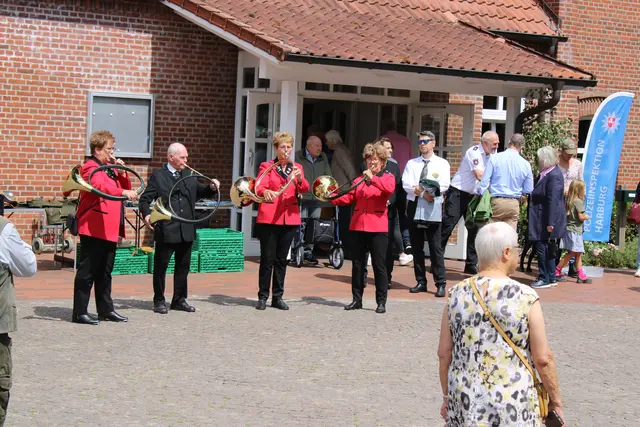 Mehrere Jagdhornbläsergruppen gestalteten den musikalischen Rahmen | Foto: ce