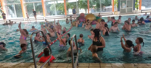 Stimmung im Drochterser Hallenbad  | Foto: ig