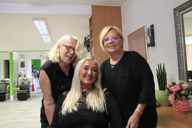 Anja Müller (Mi.) mit ihren Mitarbeiterinnen Silvia Woelk (li.) und Heidi Haibach | Foto: poep