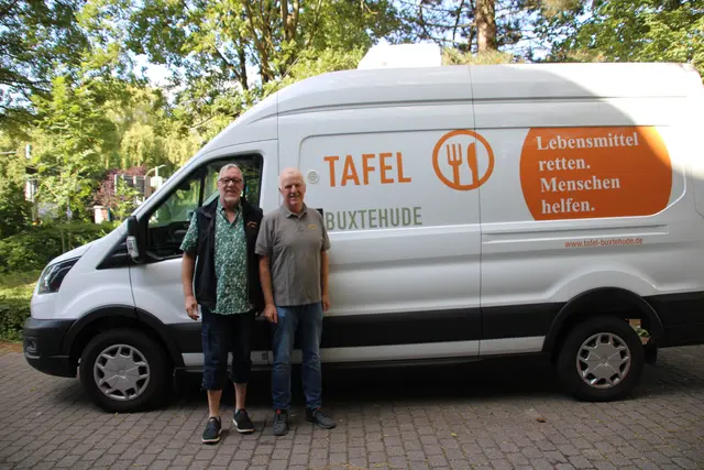 Der neue Leiter Arno Weller (li.) und der Fahrerkoordinator Michael Postel  würden sich über Unterstützung von ehrenamtlichen Fahrerinnen und Fahrern freuen