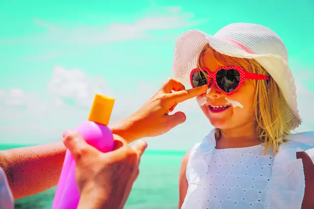 Die Kita-Kinder lernten, wie wichtig Sonnenschutz ist (Symbolbild) | Foto: Adobe Stock / nadezhda1906