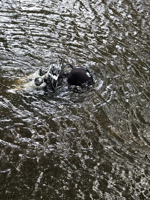 Taucher unter Wasser | Foto: Polizei