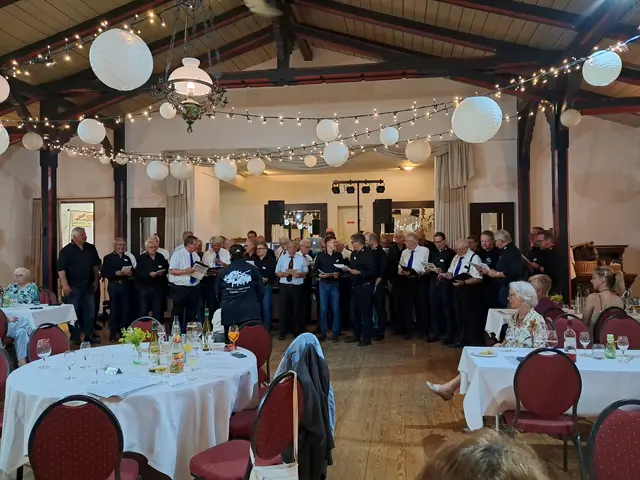 Die Chöre MGV Germania und der MGV Klein Heppach sangen zusammen bei der Jubiläumsfeier | Foto: MGV Germania Elstorf