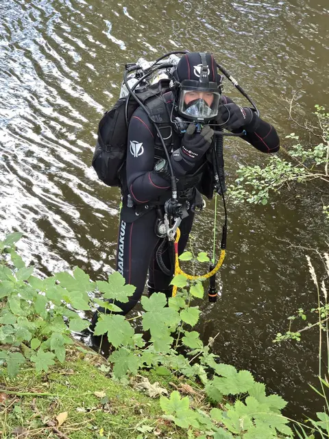 Taucher im Wasser | Foto: Polizei