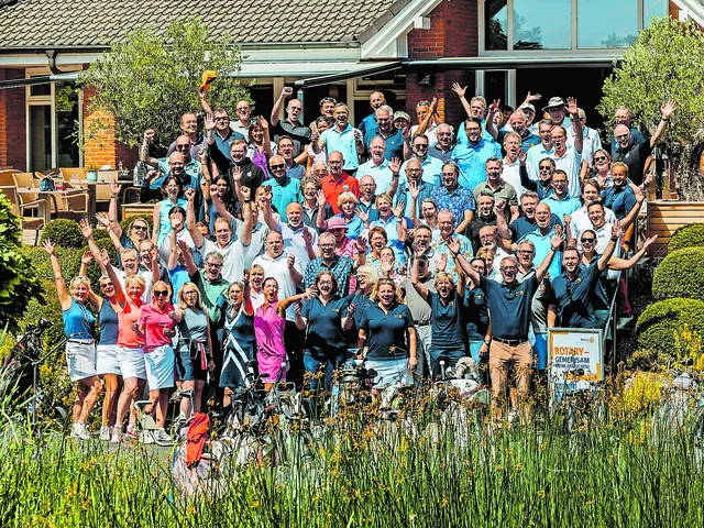 Großer Jubel bei den Teilnehmern des Golfturniers über das tolle Ergebnis der Aktion | Foto: Gilbert Studios Jesteburg