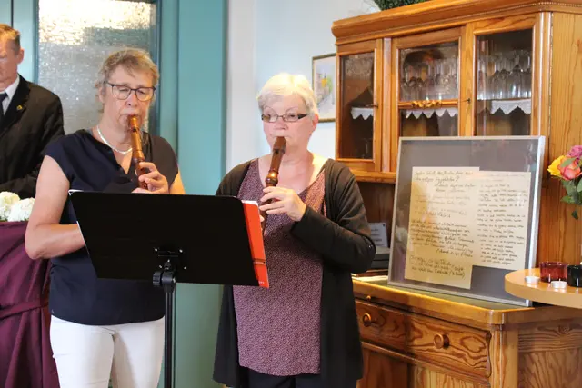 Musikeinlagen während der Feierstunde mit Dorothee Kröger (li) und Maria Buskies | Foto: sb