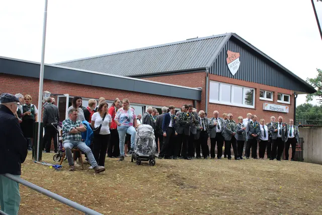 Unter den Zuschauern der Proklamation waren auch Delegierte befreundeter Schützenvereine | Foto: ce