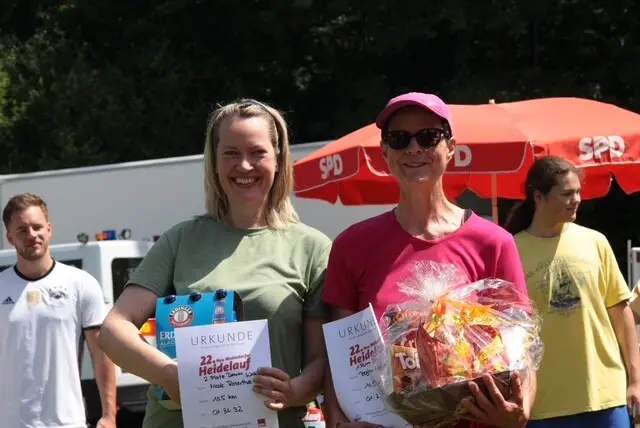 Den 1. bei den Walkerinnen belegte Regina Wineberger (re.) | Foto: Handtke