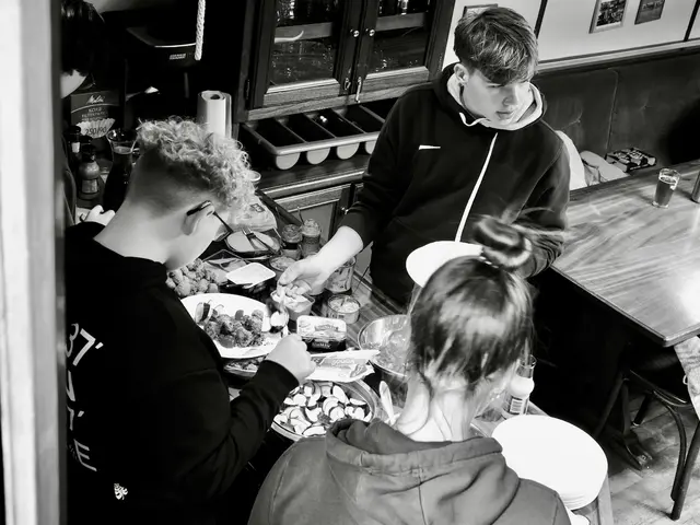 Gemeinsames Essen | Foto: Felix Pilz