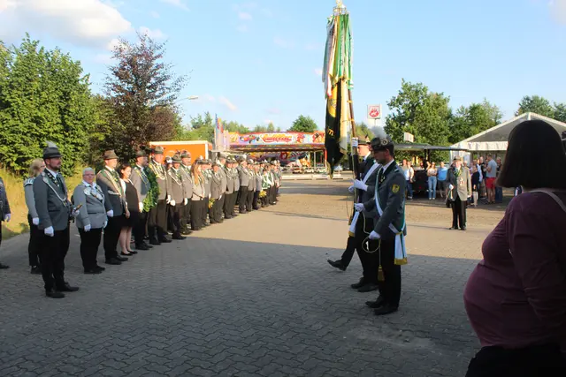 Abmarsch vom Festplatz | Foto: pm