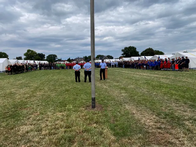 Die Jugendlichen treten zur Eröffnung an | Foto: P. Arndt