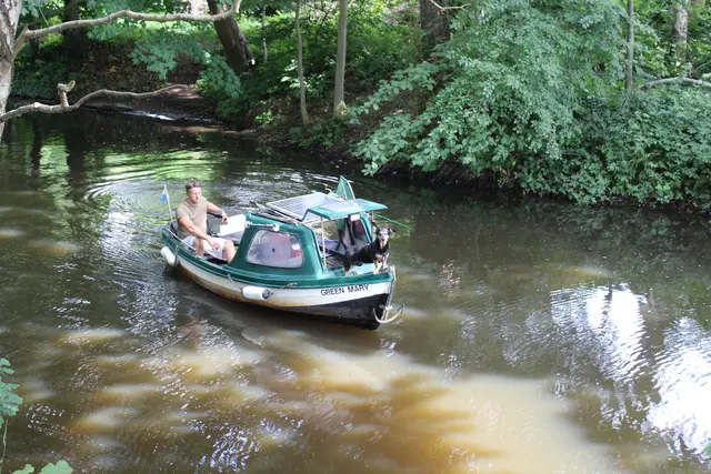 Mit seinem Boot "Green Mary" fährt Lukas Los auch zum Angeln auf die Schwinge und die Elbe | Foto: sb