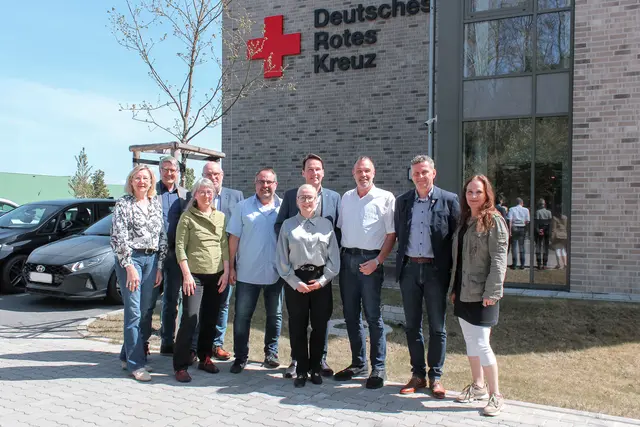 Nahmen am Austausch teil (v. li.): Elisabeth Meinhold-Engbers (AWO), Ralf Burmeister und Ines Appel (Diakonie), Michael Rittmeier (Caritas), Jan Bauer 
(CDU); Nadja Weippert (Bündnis 90/Die Grünen), André Bock (CDU), Thomas Grambow (DRK), Dietmar Wittke (AWO) und Britta Dibbern (DRK) | Foto: DRK