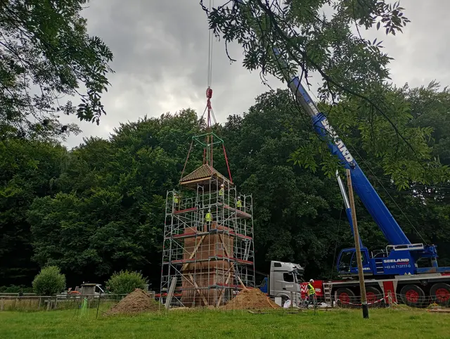 Am Mittwoch, 17.30 Uhr, stand der Turm am Kiekeberg | Foto: FLMK