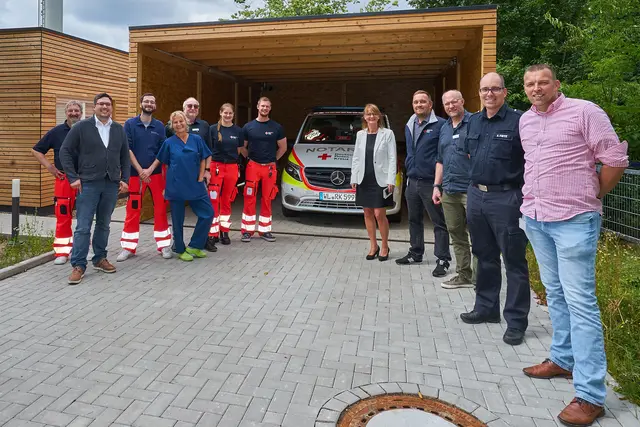 Vergangene Woche wurde er eingeweiht: Der neue Standort des Notarzteinsatzfahrzeugs (NEF) am Krankenhaus Buchholz sorgt nun für eine optimale Notfallabdeckung im Westen des Landkreises Harburg | Foto: Krankenhäuser Buchholz-Winsen