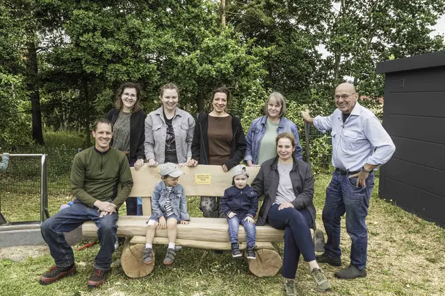Der Grüne Kreis Stelle unterstützt Kindertagesstätten mit vier neuen Bänken | Foto: Georg Paulmann